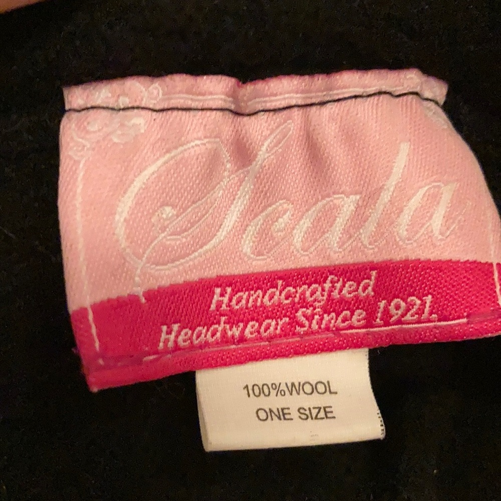 Wool hat - Picture 3 of 3